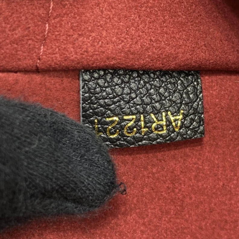 Mythick.ru Both chic Louis Vuitton Monogram Empreinte Grand Palais Black