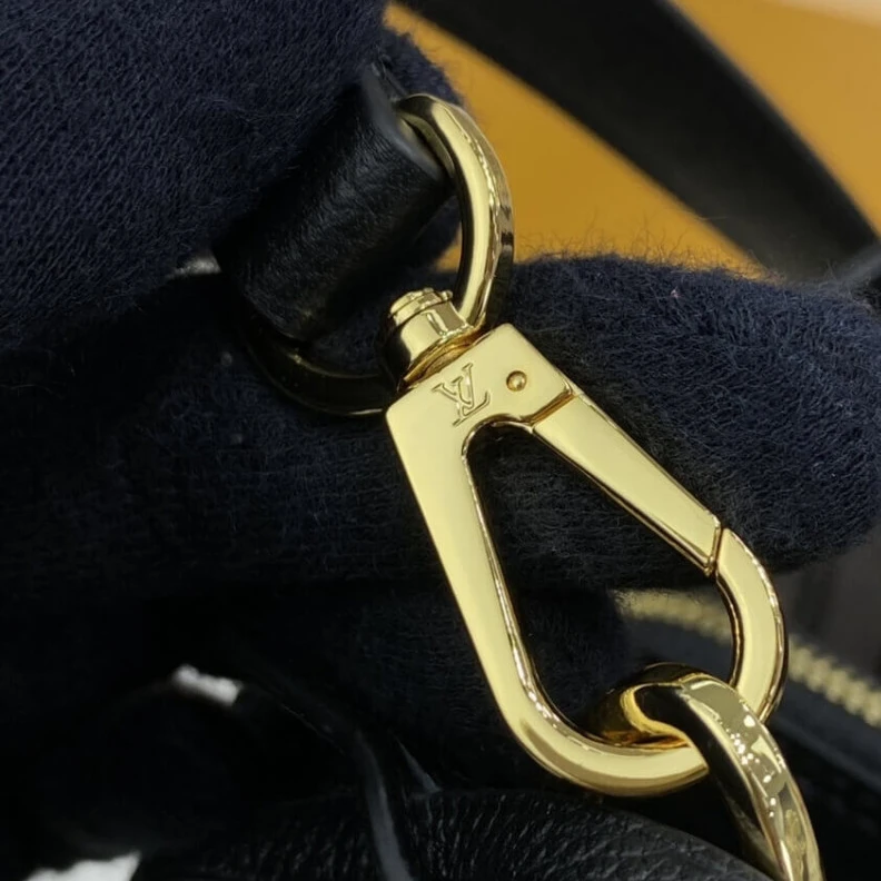 Mythick 4 protect LV Monogram Empreinte Leather Montaigne MM Black