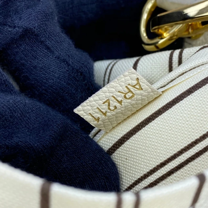 Louis vuitton locations Central z Louis Vuitton Monogram Empreinte Leather Montaigne MM White
