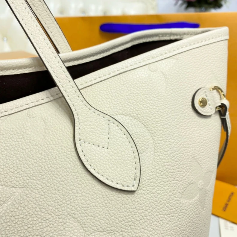 Mythick ru Embossed Louis Vuitton Monogram Empreinte Leather Neverfull MM Cream