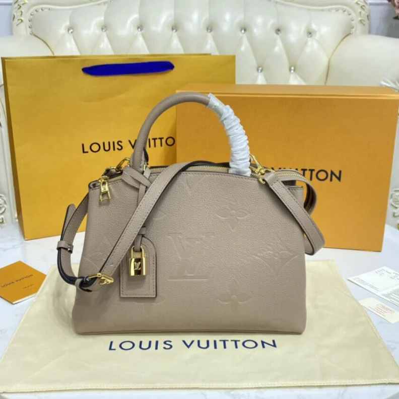 Name tag Louis Vuitton Monogram Empreinte Leather Petit Palais Gray