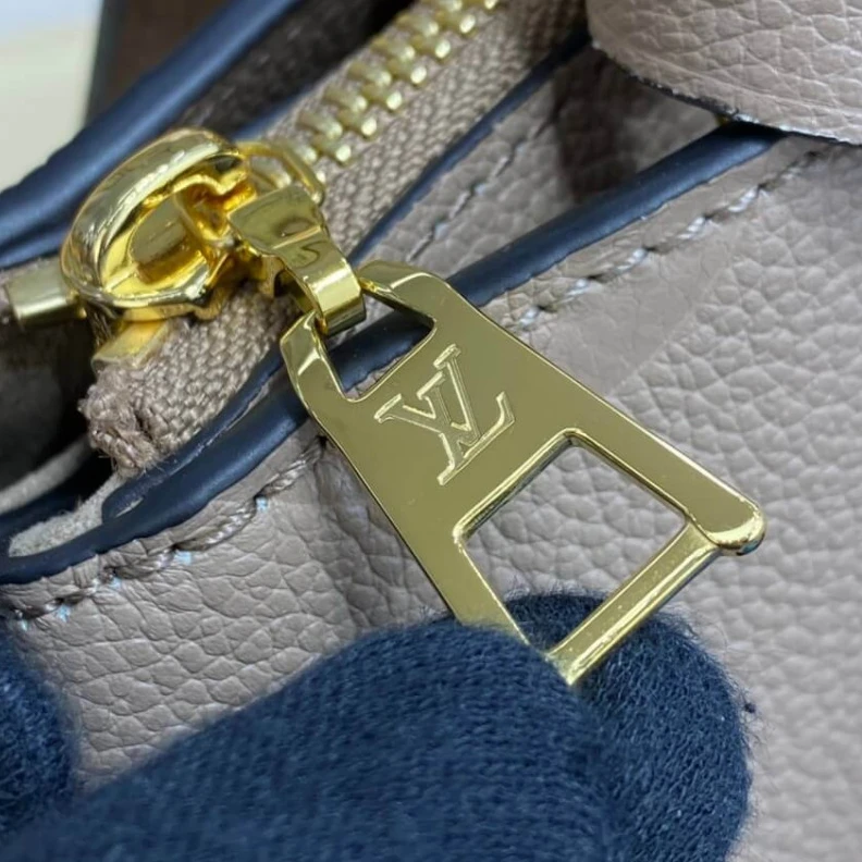 Louis vuitton locations Name tag Louis Vuitton Monogram Empreinte Leather Petit Palais Gray