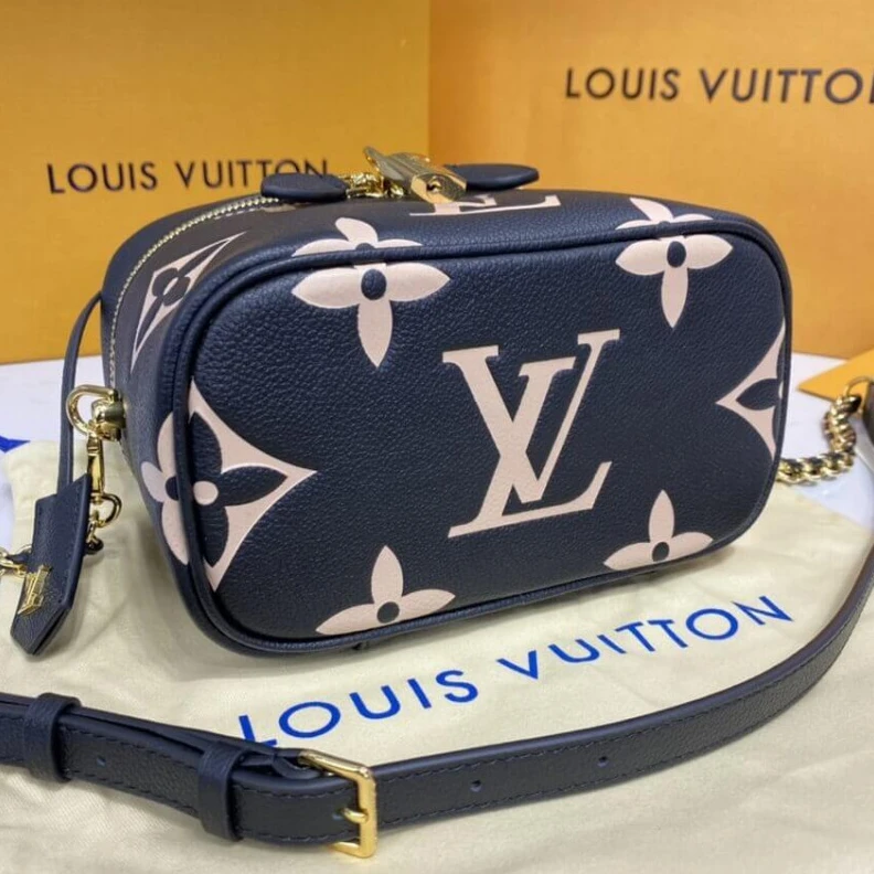 Mythick.ru Handle: S LV Monogram Empreinte Leather Vanity PM Black Cream