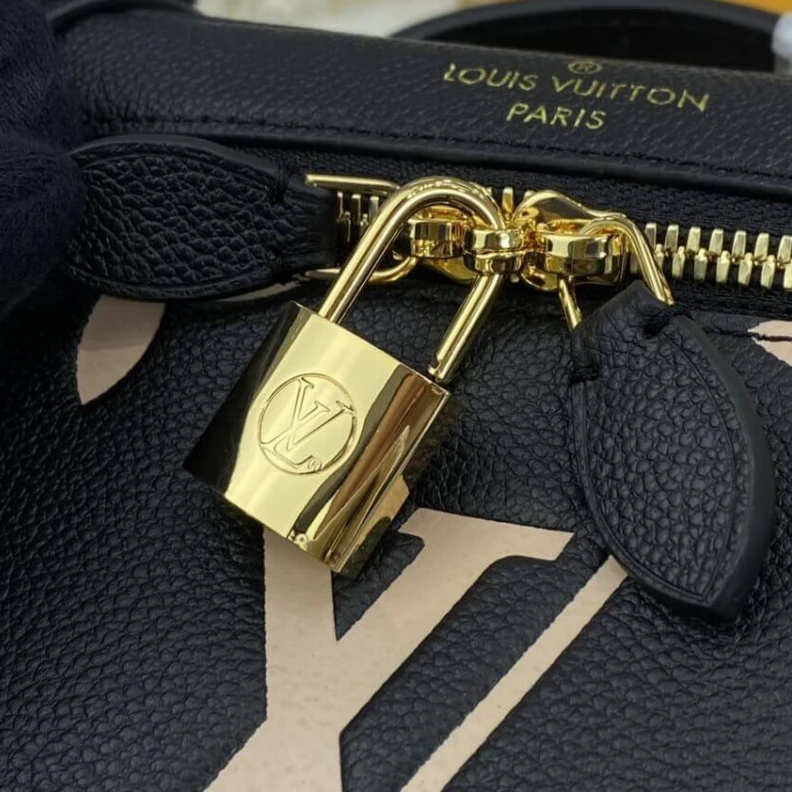 Mythick.ru Handle: S LV Monogram Empreinte Leather Vanity PM Black Cream