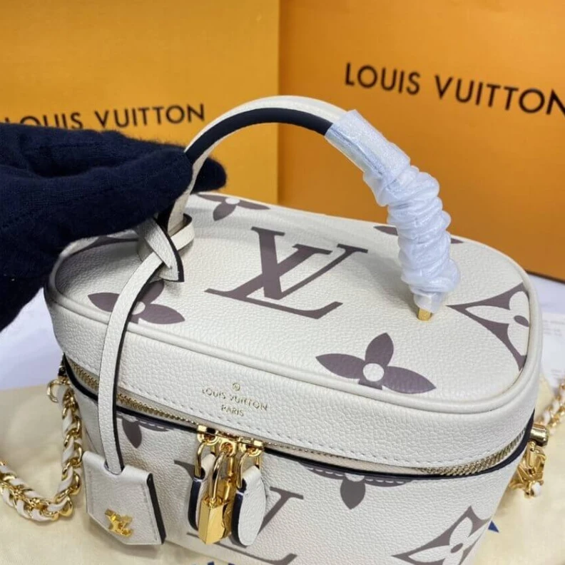 Mythick.ru Chain: Re LV Monogram Empreinte Leather Vanity PM Creme