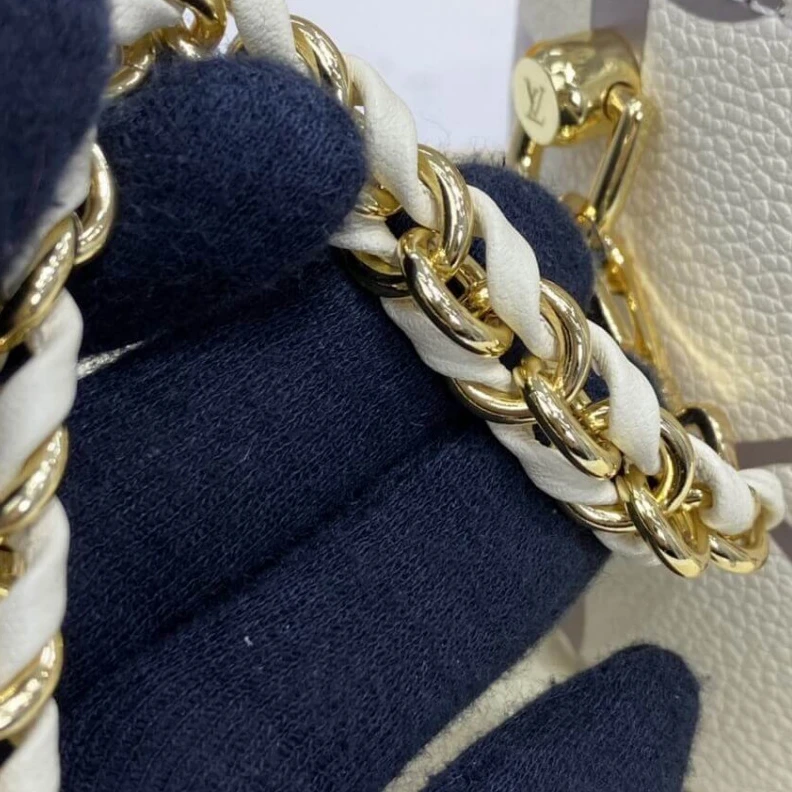 Mythick.ru Chain: Re LV Monogram Empreinte Leather Vanity PM Creme