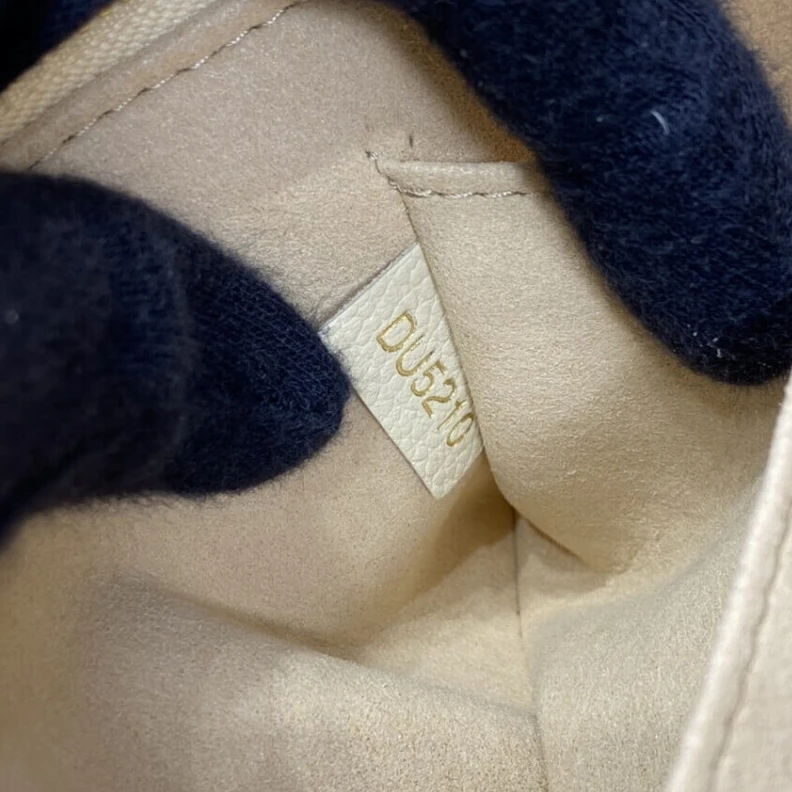 Mythick.ru Chain: Re LV Monogram Empreinte Leather Vanity PM Creme