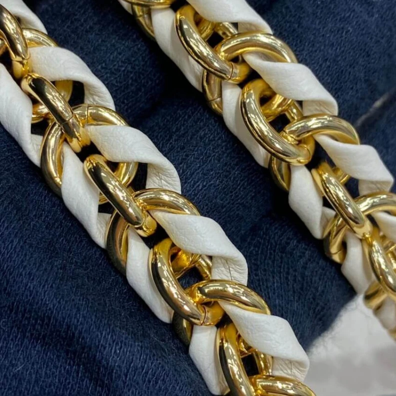 Replica bag Chain dro Louis Vuitton Monogram Empreinte Multi Pochette Accessoires Cream