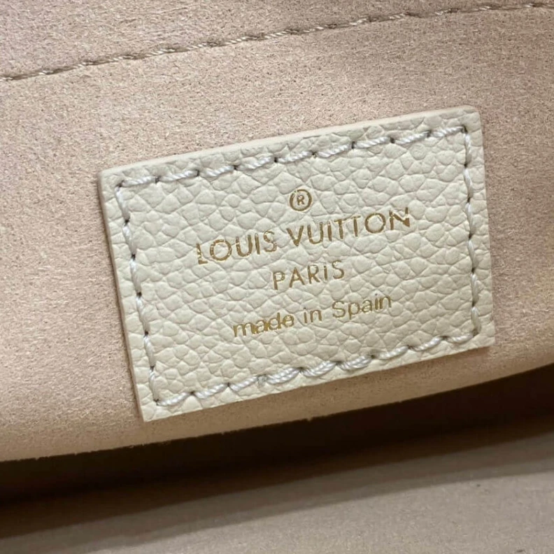Replica bag Chain dro Louis Vuitton Monogram Empreinte Multi Pochette Accessoires Cream