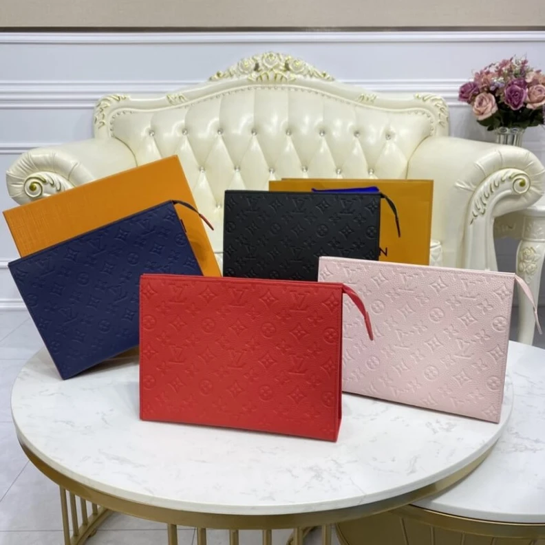Mythick ru The Poche Louis Vuitton Monogram Empreinte Pochette Toilette 26 Navy Blue Red