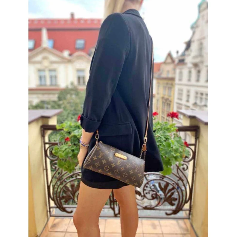 Mythick ru Large eno LV Monogram Eva Clutch