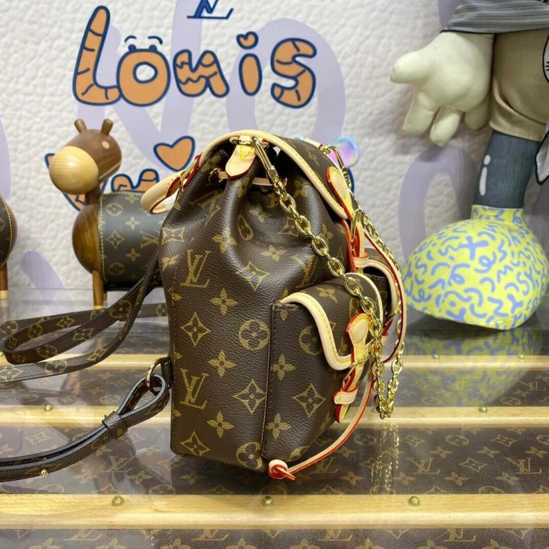 Replica bag Inside ba Louis Vuitton Monogram Excursion PM Backpack
