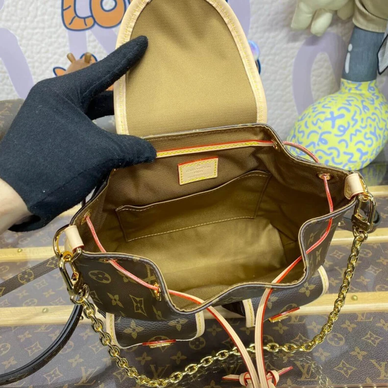 Replica bag Inside ba Louis Vuitton Monogram Excursion PM Backpack