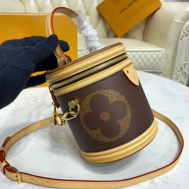 Louis vuitton locations Microfibe Louis Vuitton Monogram Giant Canvas Cannes