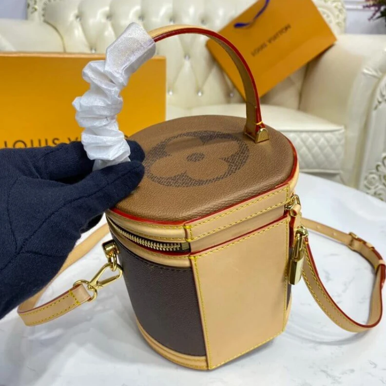 Louis vuitton locations Microfibe Louis Vuitton Monogram Giant Canvas Cannes
