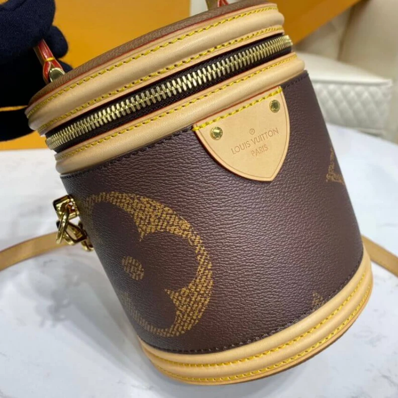 Louis vuitton locations Microfibe Louis Vuitton Monogram Giant Canvas Cannes