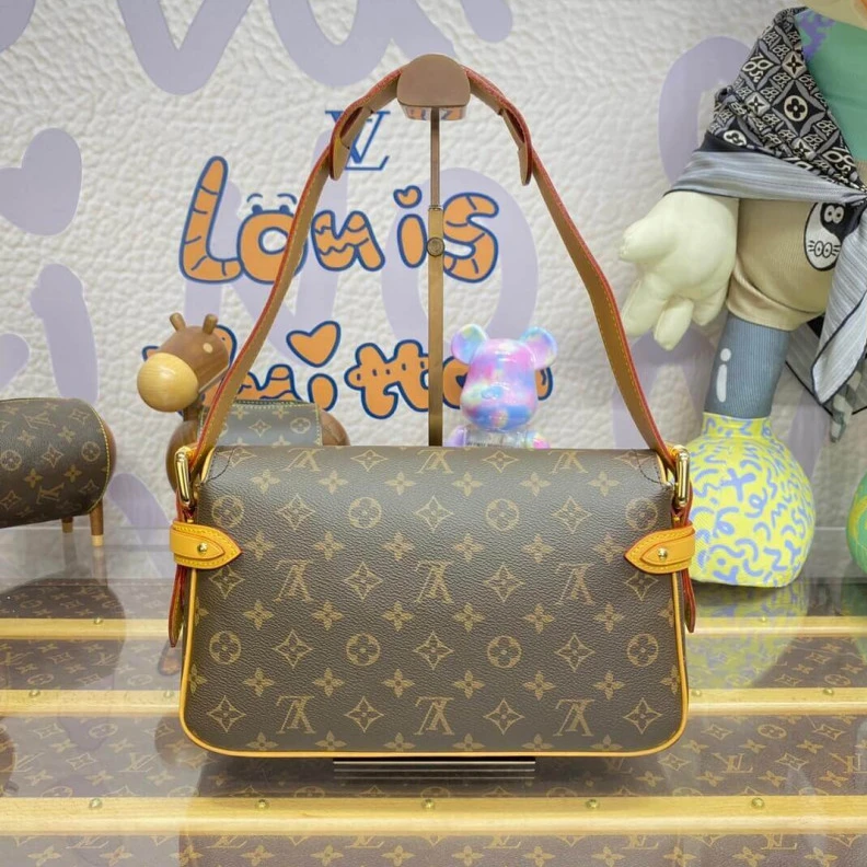 Mythick.ru 30 x 19 x LV Monogram Hudson PM