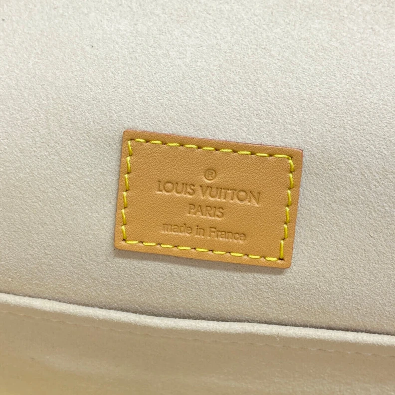 Mythick.ru 30 x 19 x LV Monogram Hudson PM