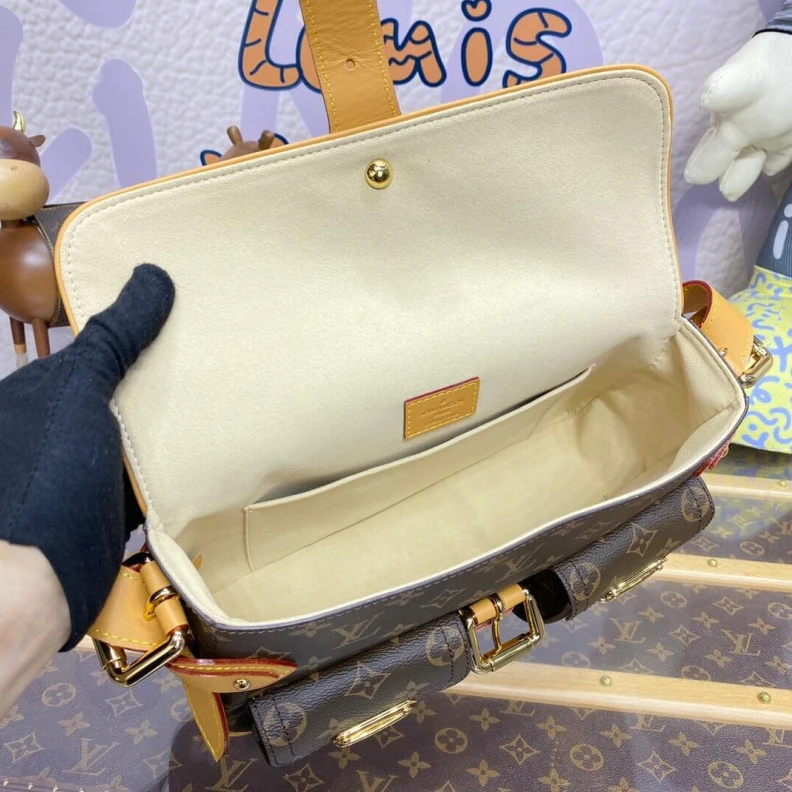 Mythick.ru 30 x 19 x LV Monogram Hudson PM