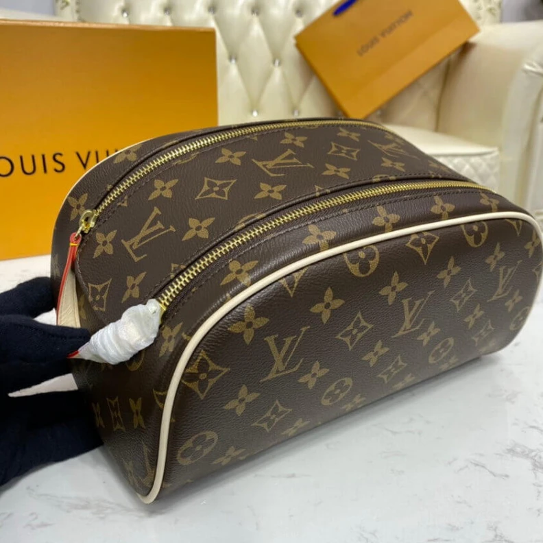 Replica bags 22.5 x 14 LV Monogram King Size Toiletry Bag