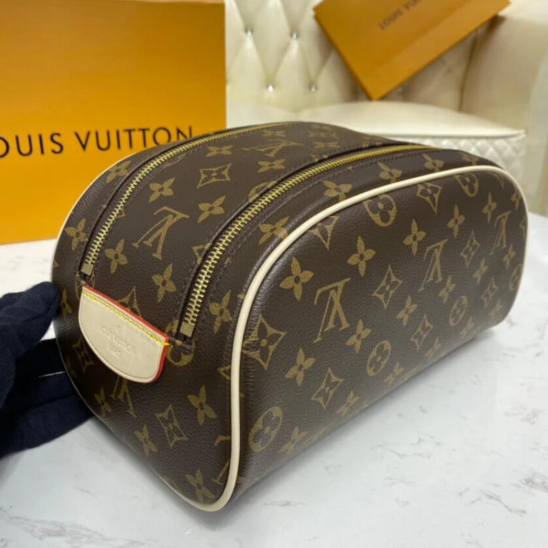 Replica bags 22.5 x 14 LV Monogram King Size Toiletry Bag