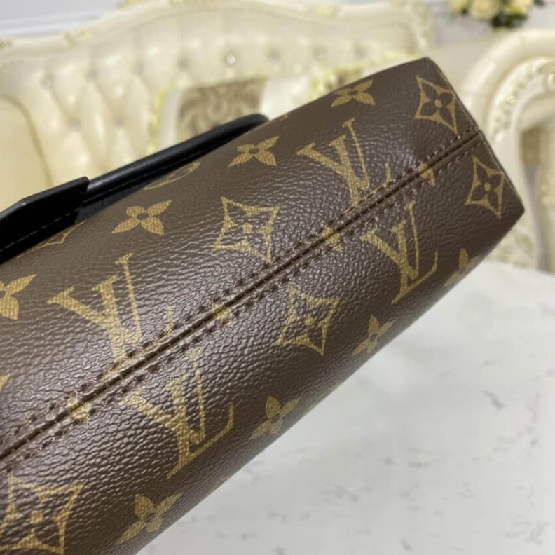 Replica bag Inside fl Louis Vuitton Monogram Magnetic Messenger