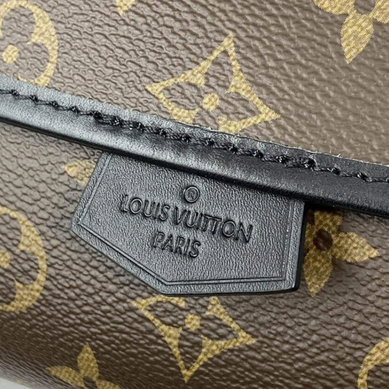 Replica bag Inside fl Louis Vuitton Monogram Magnetic Messenger