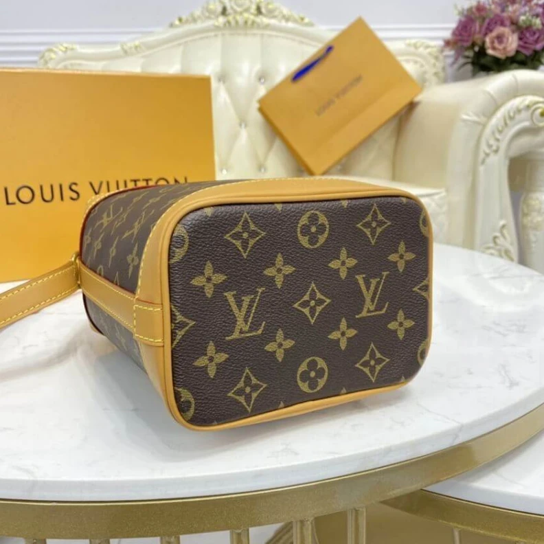 Replica bags lv Adjustabl LV Monogram Milk Box
