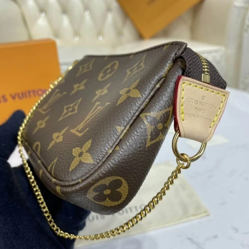 Mythick.ru The Mini P Louis Vuitton Monogram Mini Pochette Accessoires