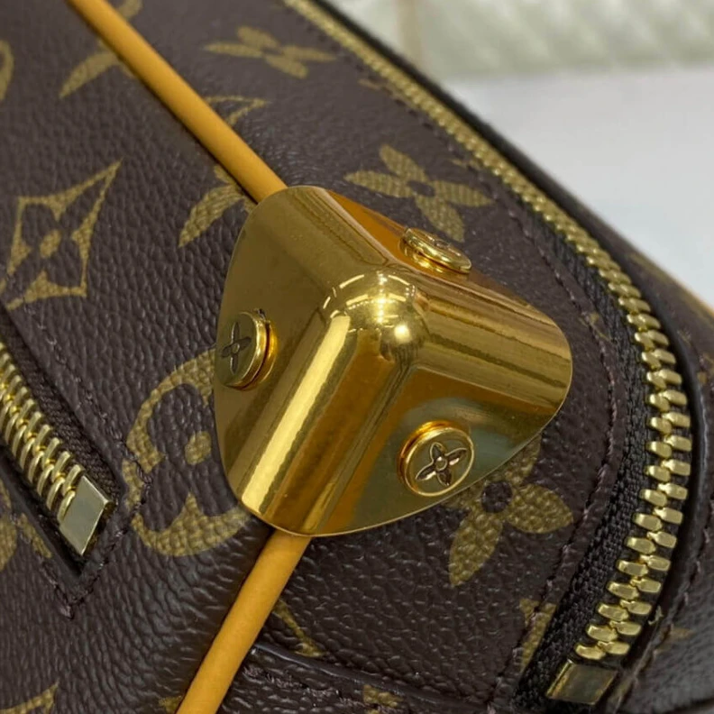 Mythick ru Monogram Louis Vuitton Monogram Mini Soft Trunk