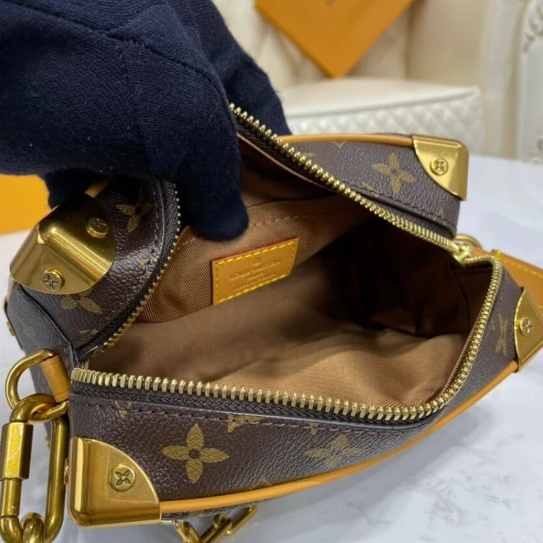 Mythick ru Monogram Louis Vuitton Monogram Mini Soft Trunk