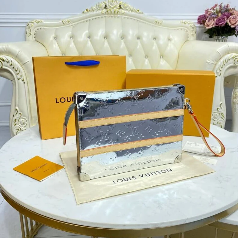 Mythick.ru The compac Louis Vuitton Monogram Mirror Trunk Pouch