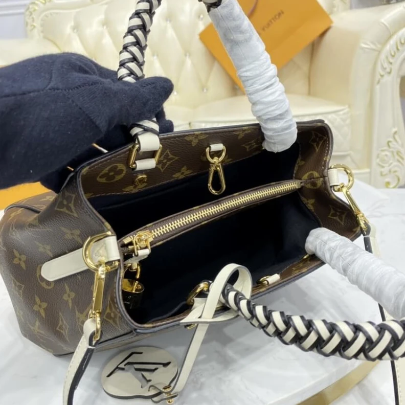 Louis vuitton locations 2 compart LV Monogram Montaigne BB