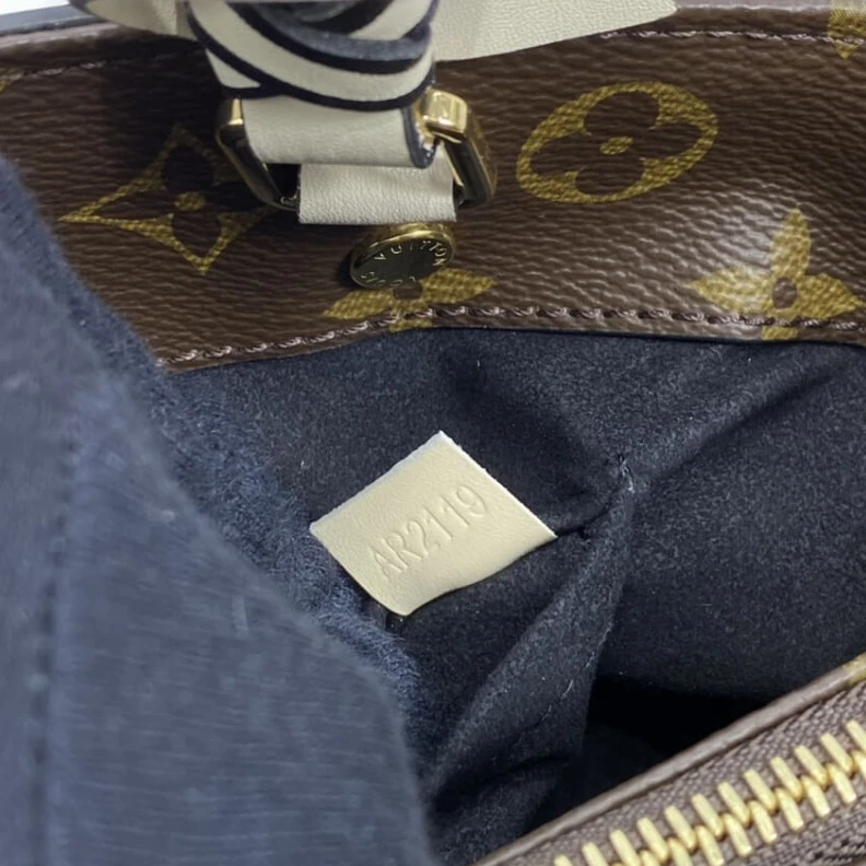 Louis vuitton locations 2 compart LV Monogram Montaigne BB