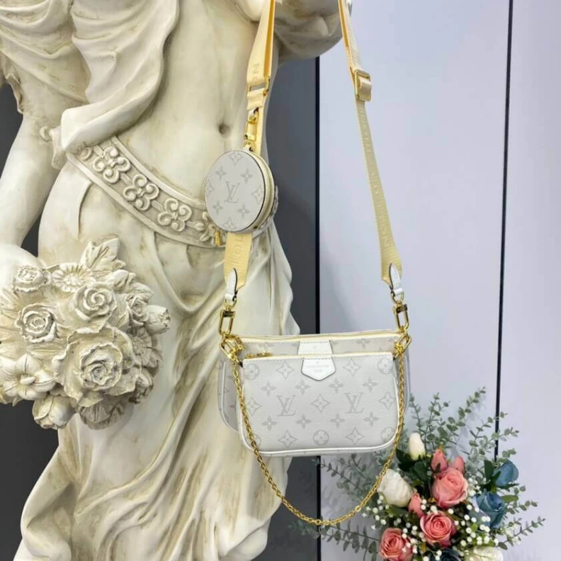 Mythick Natural c Louis Vuitton Monogram Multi Pochette Accessoires White