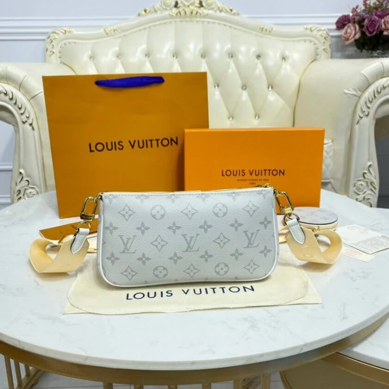 Mythick Natural c Louis Vuitton Monogram Multi Pochette Accessoires White