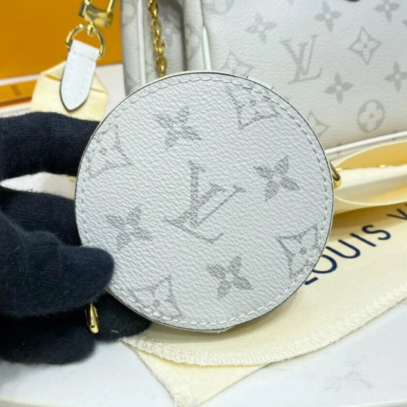 Mythick Natural c Louis Vuitton Monogram Multi Pochette Accessoires White