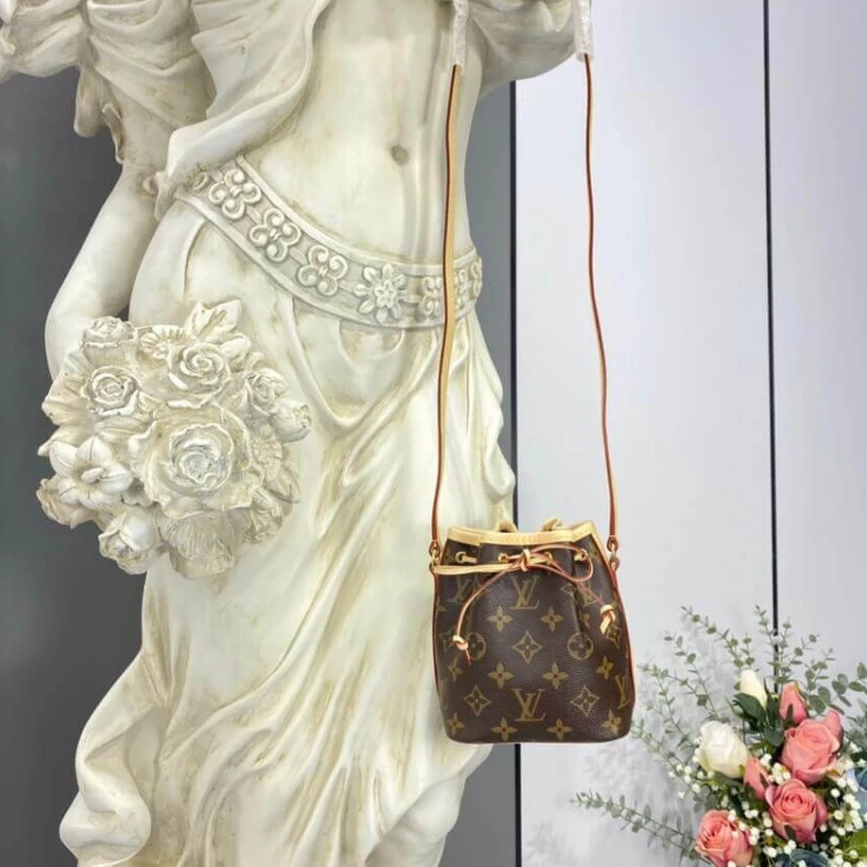 Replica bag Strap: No Louis Vuitton Monogram Nano Noe
