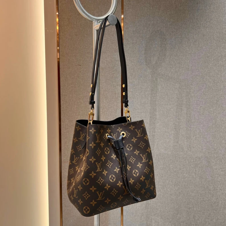 Replica bags lv Goldcolor Louis Vuitton Monogram Neonoe MM Bucket Bag Black