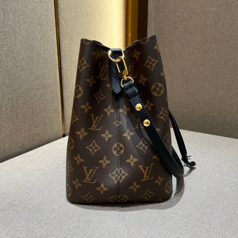 Replica bags lv Goldcolor Louis Vuitton Monogram Neonoe MM Bucket Bag Black