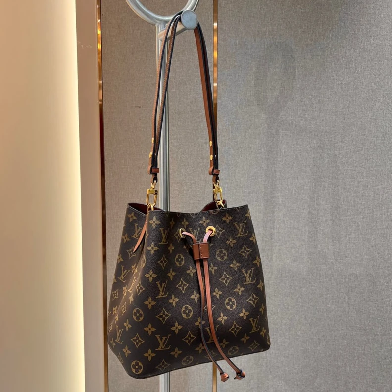 Replica bags lv Metal eye Louis Vuitton Monogram Neonoe MM Bucket Bag Caramel
