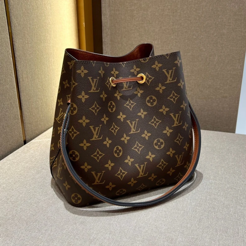 Replica bags lv Metal eye Louis Vuitton Monogram Neonoe MM Bucket Bag Caramel