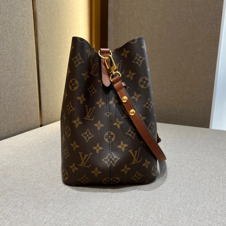 Replica bags lv Metal eye Louis Vuitton Monogram Neonoe MM Bucket Bag Caramel