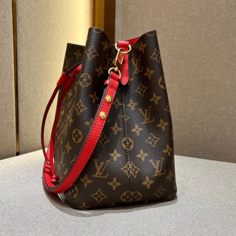 Louis vuitton locations 26 x 26 x Louis Vuitton Monogram Neonoe MM Bucket Bag Red
