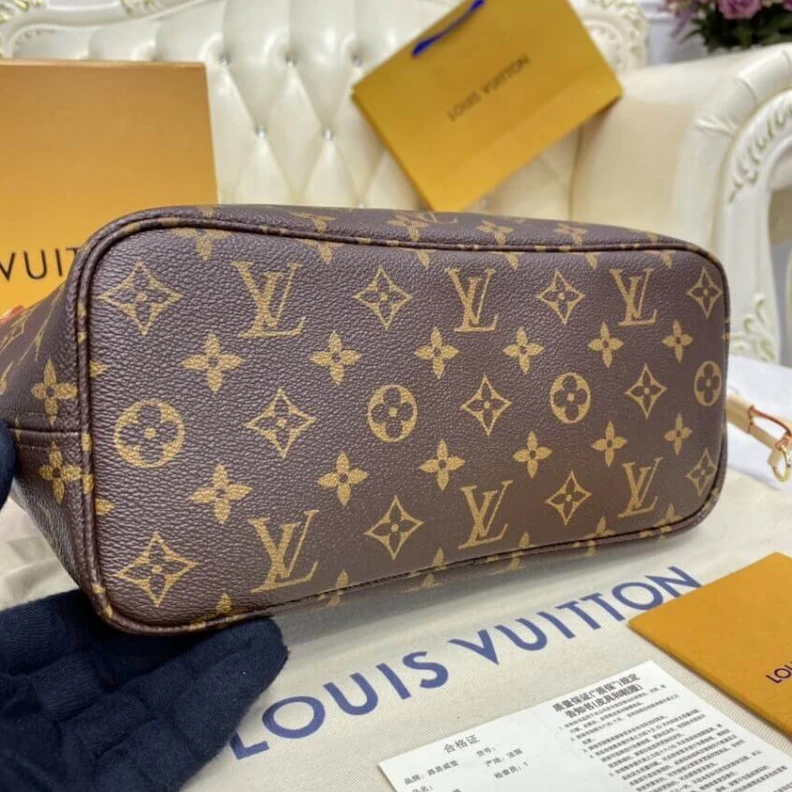 Mythick ru Flat, tex Louis Vuitton Monogram Neverfull PM Beige