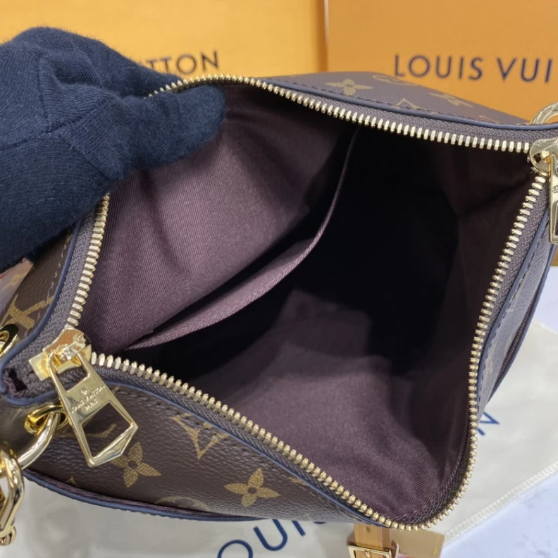 Top lv 2 leather Louis Vuitton Monogram Odeon MM Natural