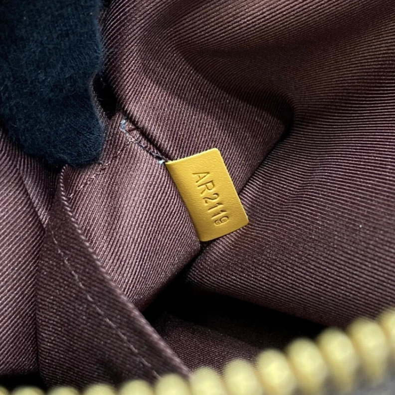 Top lv 2 leather Louis Vuitton Monogram Odeon MM Natural