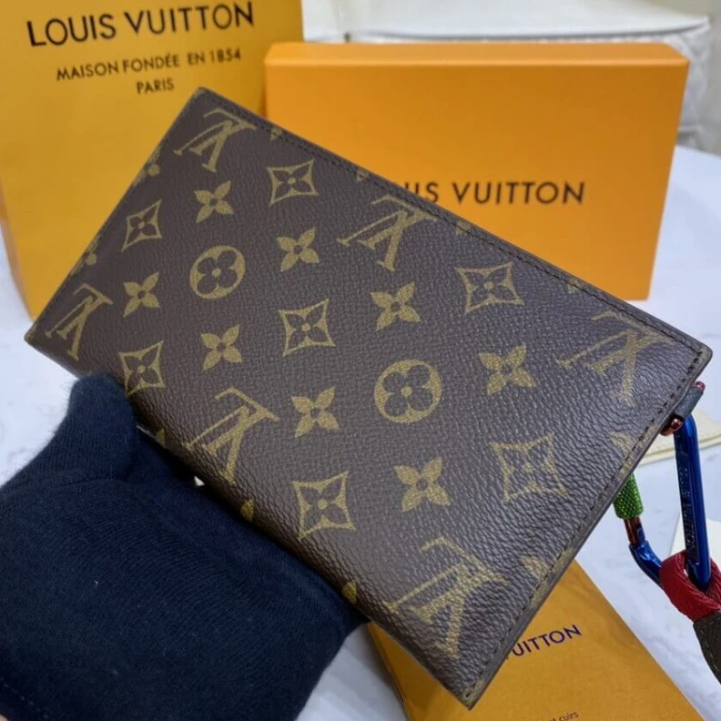 Mythick.ru This styli Louis Vuitton Monogram Outdoor Ribbon Pouch