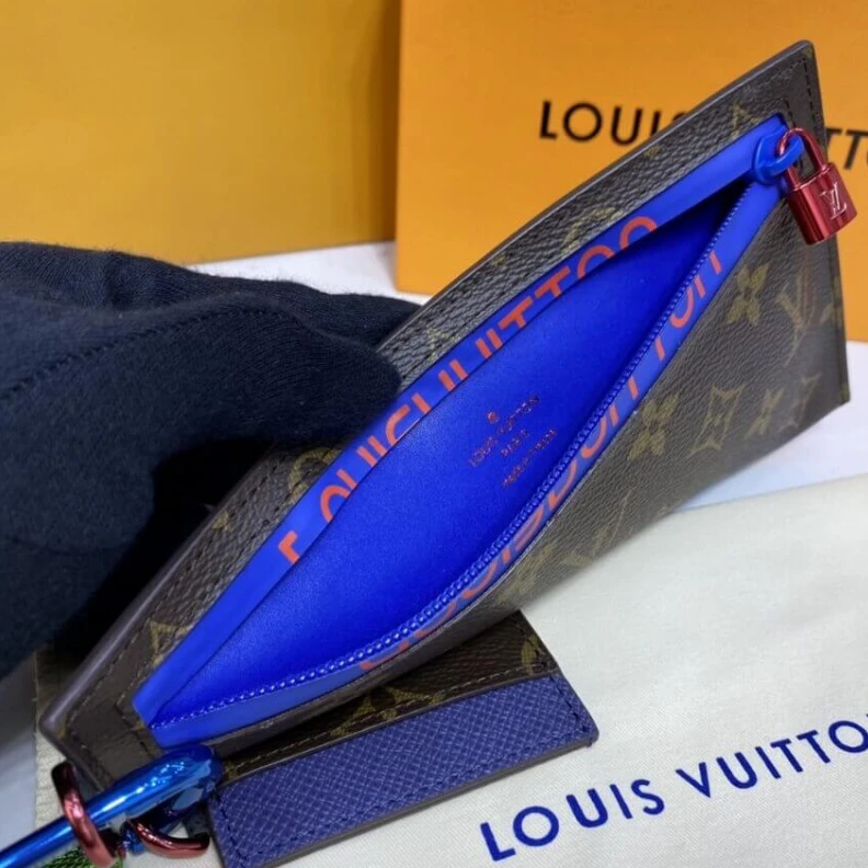 Mythick.ru This styli Louis Vuitton Monogram Outdoor Ribbon Pouch