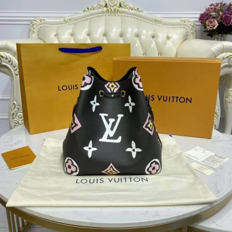 Mythick ru Drawstrin Louis Vuitton Monogram Pattern Néonoé MM Black
